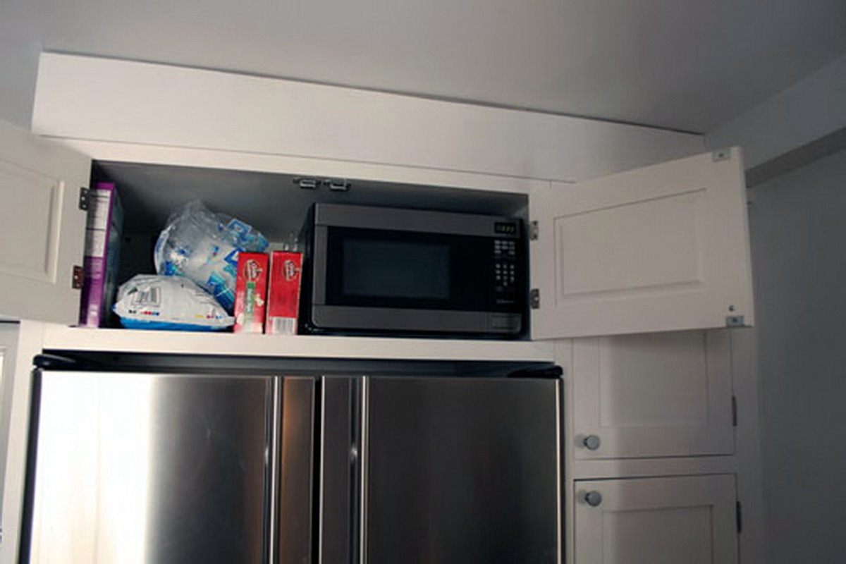 микроволновка над холодильником